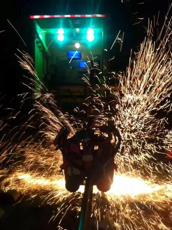 今日頭條、北京日?qǐng)?bào)：13號(hào)線清河站撥線工程倒計(jì)時(shí)，京城地鐵首  次鋪上樹脂軌枕